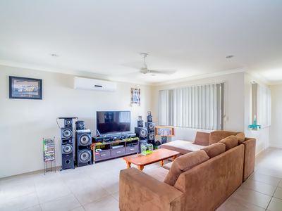 17 BRACKISH COURT, Toogoom