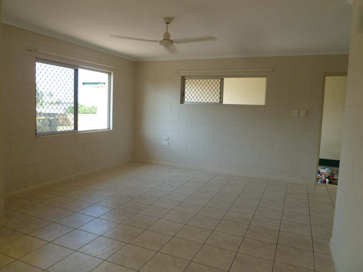 1 / 30 Hillview Circuit, Atherton