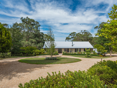 9 Cheniston Road, Mount Macedon