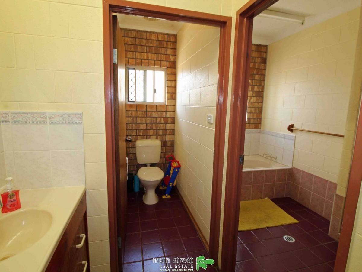 13 Anthony Drive, Atherton