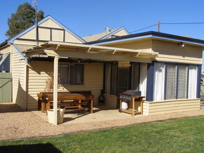 93 Hardinge Street, Deniliquin