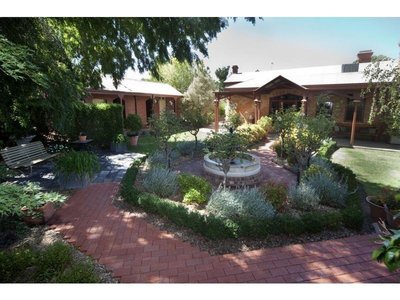 71 Edwardes Street, Deniliquin