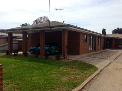 1 & 2 / 315 Sloane Street, Deniliquin