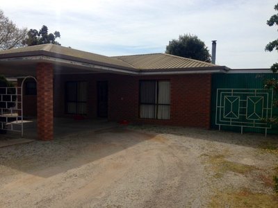 1 & 2 / 315 Sloane Street, Deniliquin