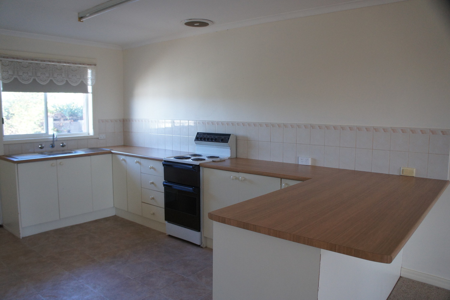 1 / 28 Citrus Avenue, Horsham