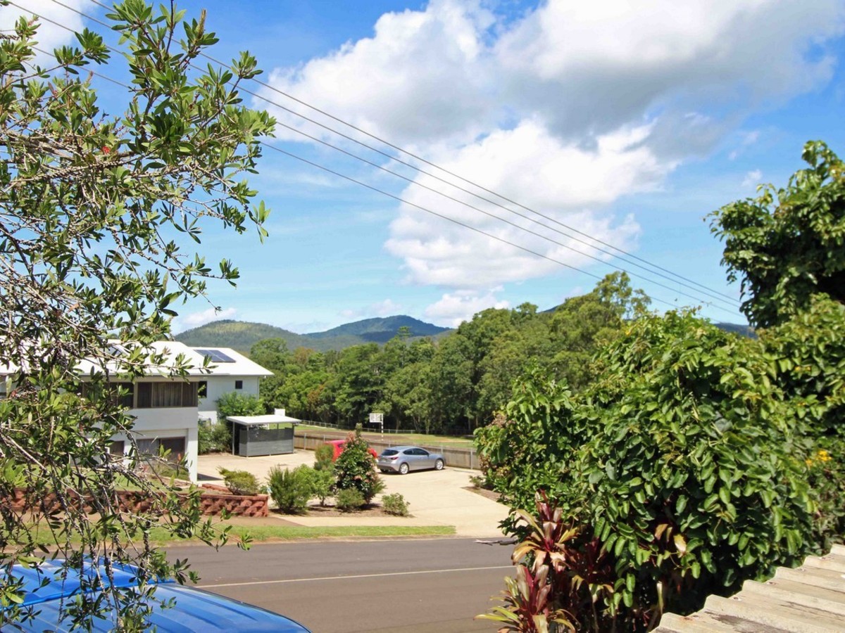 23 Abbott Street, Atherton