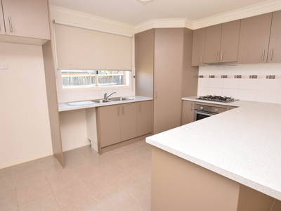 19 Bushranger Boulevard, Cranbourne East