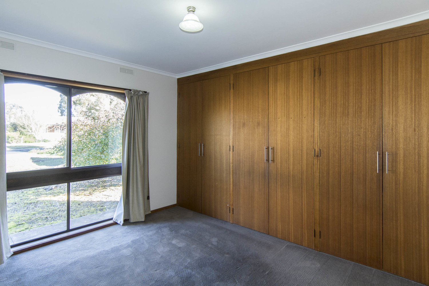 8 Tydeman Street, Horsham