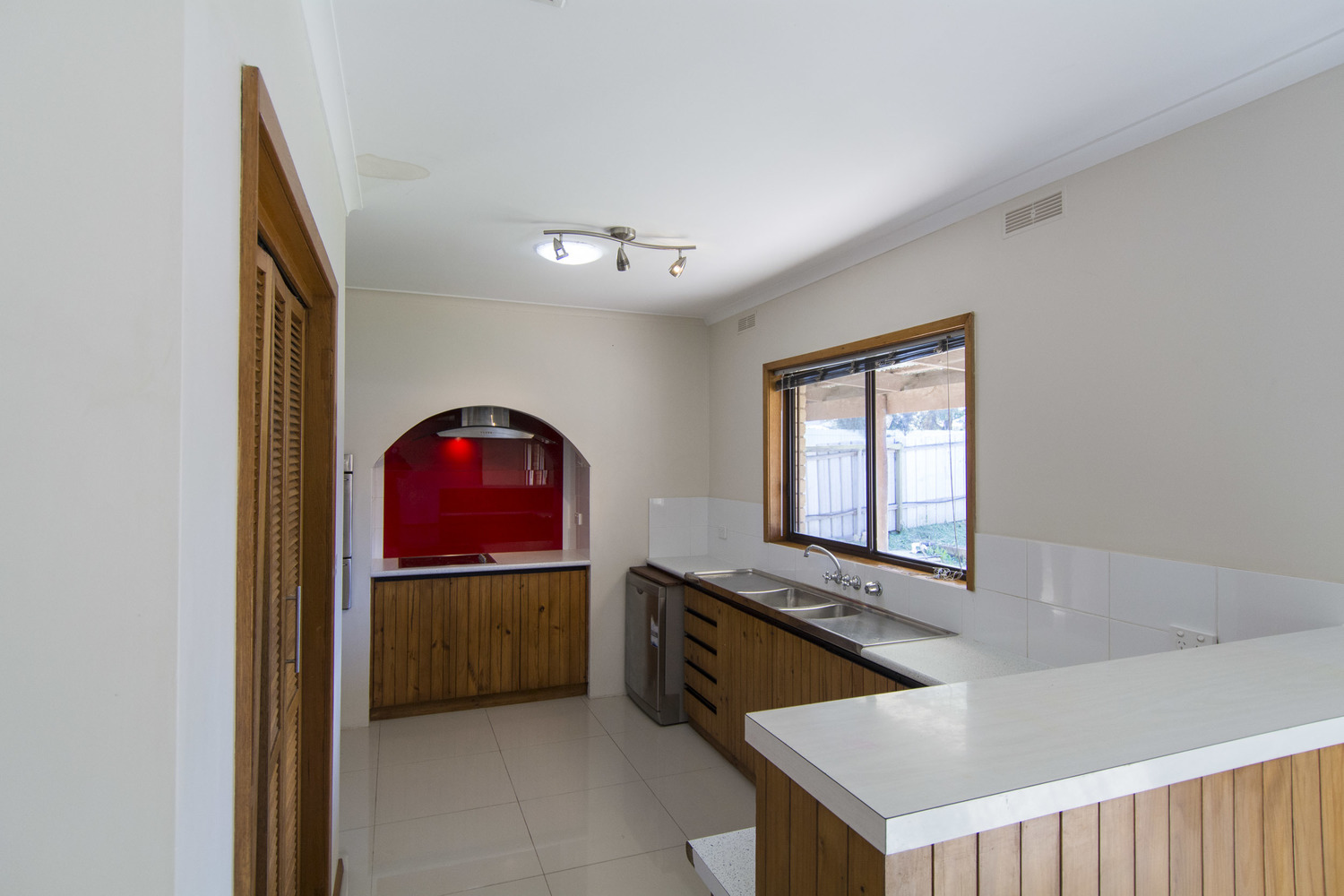 8 Tydeman Street, Horsham