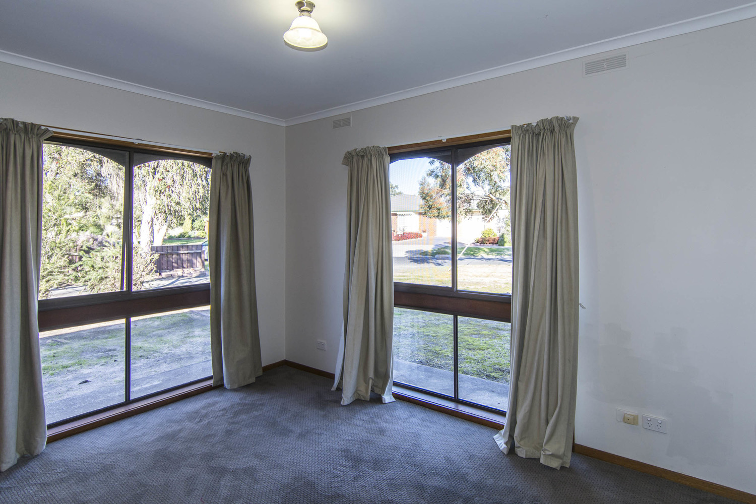 8 Tydeman Street, Horsham