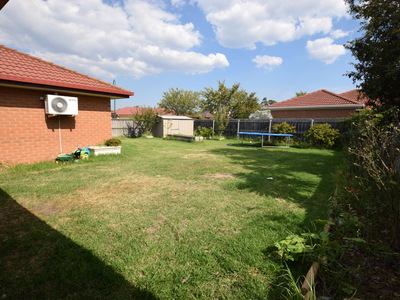 2 Macleod Way, Lynbrook