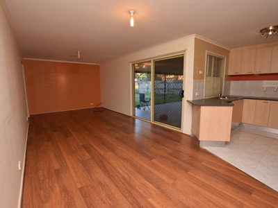 2 Macleod Way, Lynbrook
