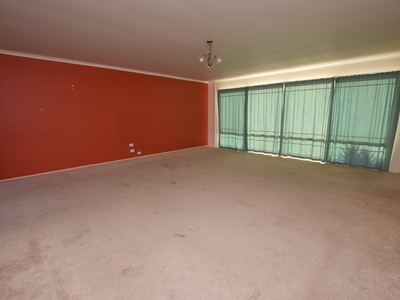 2 Macleod Way, Lynbrook