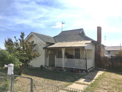 105. Hardinge Street, Deniliquin