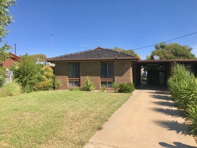 1 / 302 Noyes Street, Deniliquin