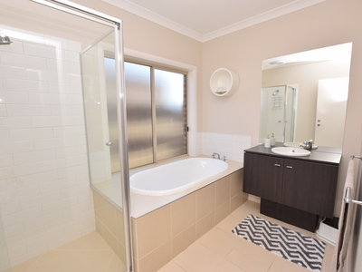 25 Gallery Way, Pakenham