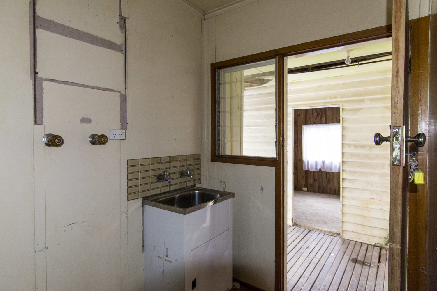 70 Albert Street , Horsham