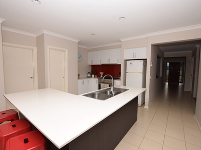 25 Gallery Way, Pakenham