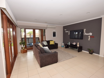 25 Gallery Way, Pakenham