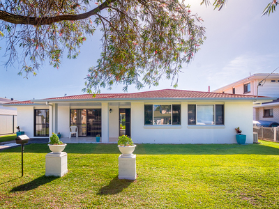 38 HELSHAM STREET, Point Vernon