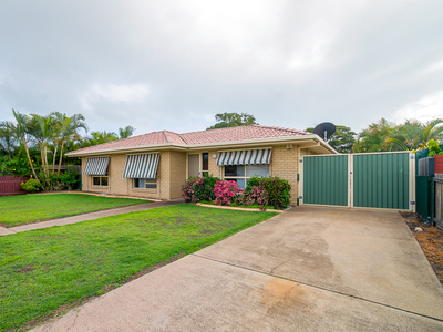 4 TWOLYN STREET, Urangan