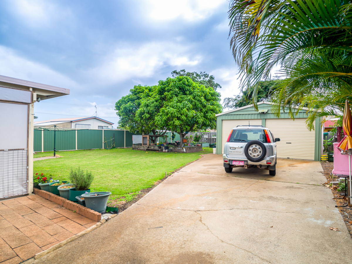 4 TWOLYN STREET, Urangan