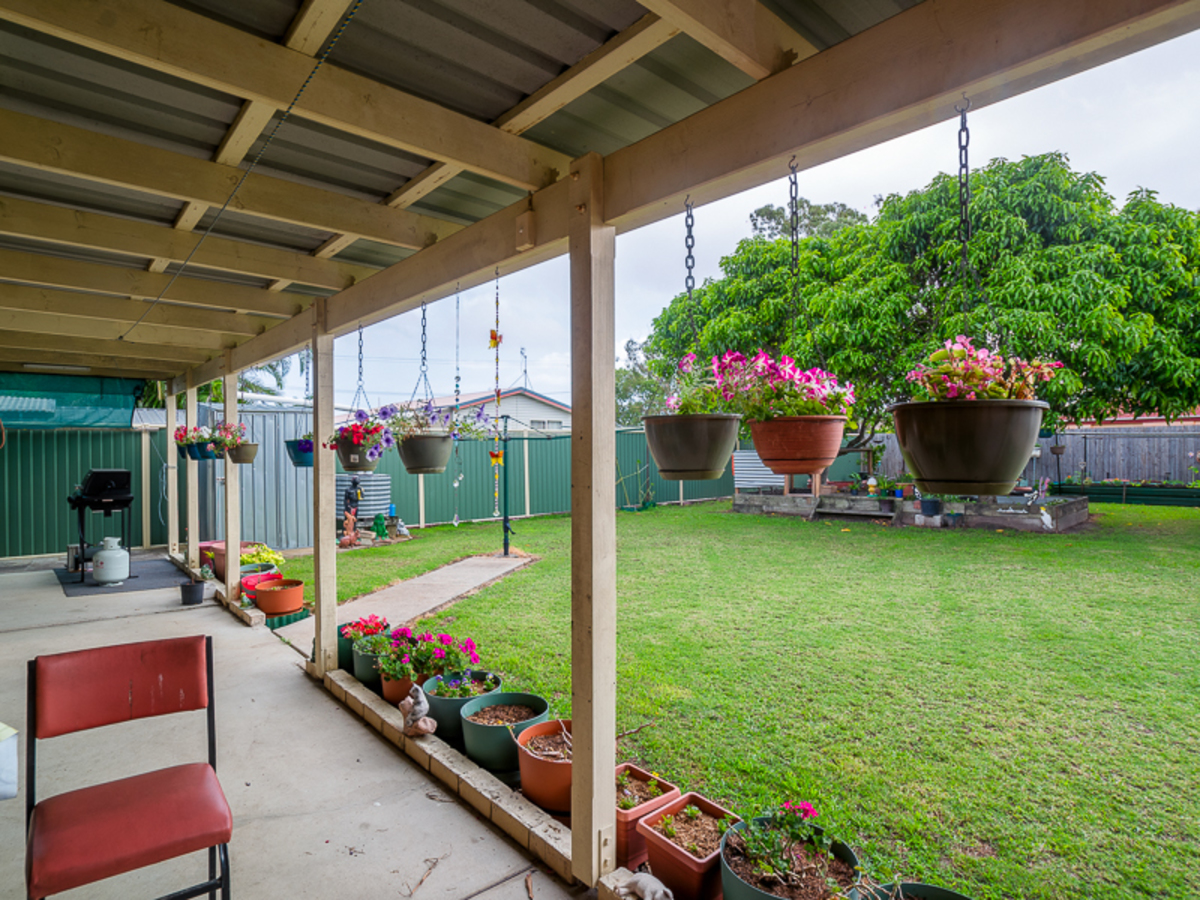 4 TWOLYN STREET, Urangan