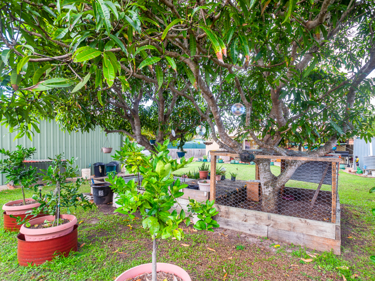 4 TWOLYN STREET, Urangan