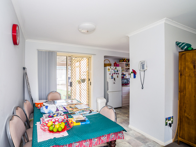 4 TWOLYN STREET, Urangan