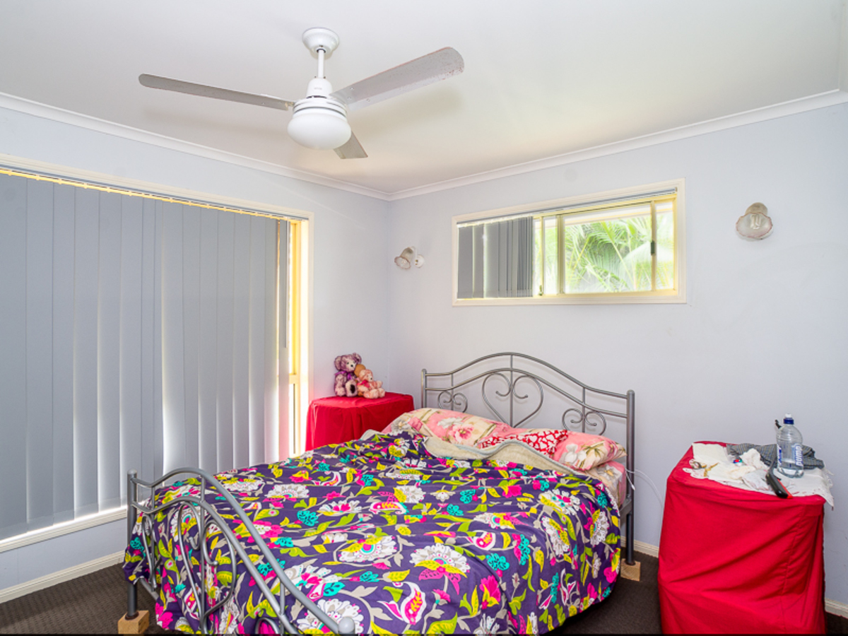 4 TWOLYN STREET, Urangan