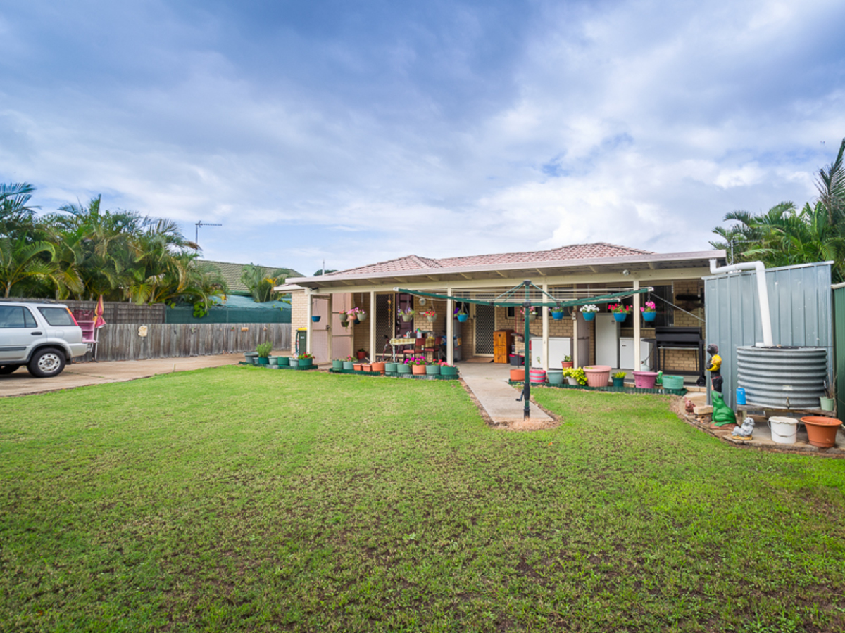 4 TWOLYN STREET, Urangan