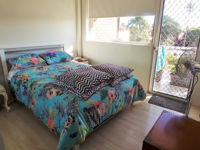 7 / 32 Beamish, Campsie