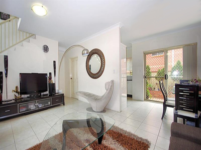 4 / 11 Seventh, Campsie