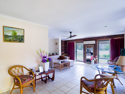1 RILEY STREET, Urangan