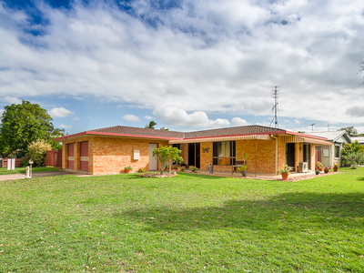 1 RILEY STREET, Urangan