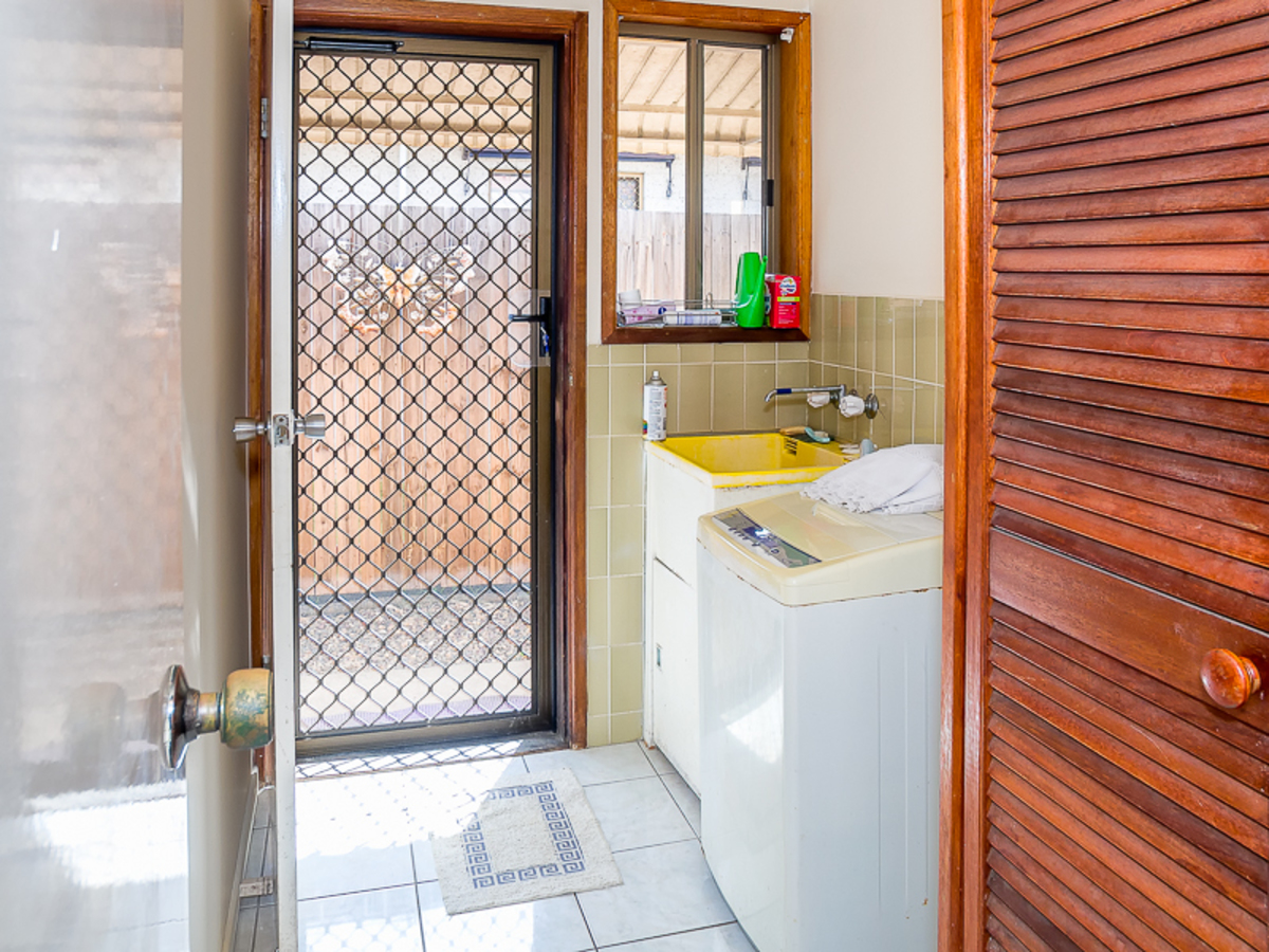1 RILEY STREET, Urangan