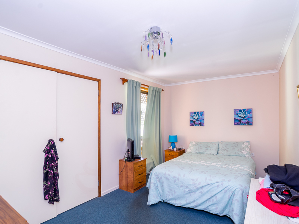 1 RILEY STREET, Urangan
