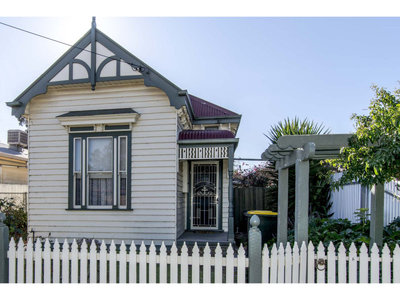 13 Henry Street, Horsham