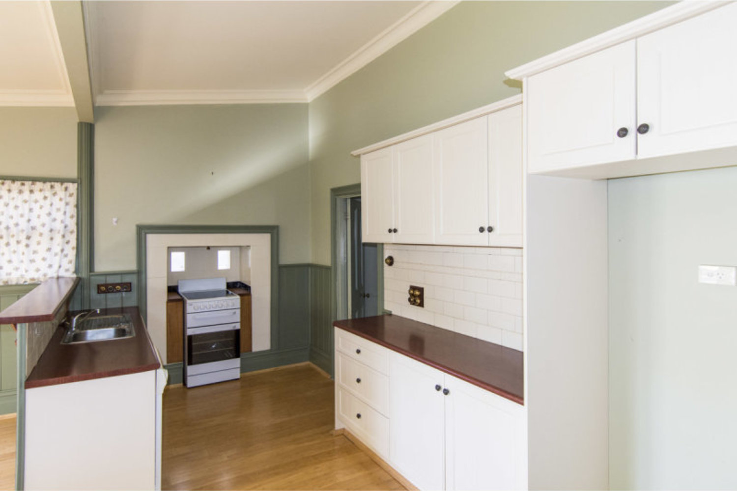 13 Henry Street, Horsham