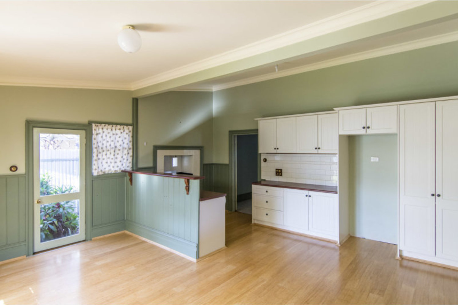 13 Henry Street, Horsham