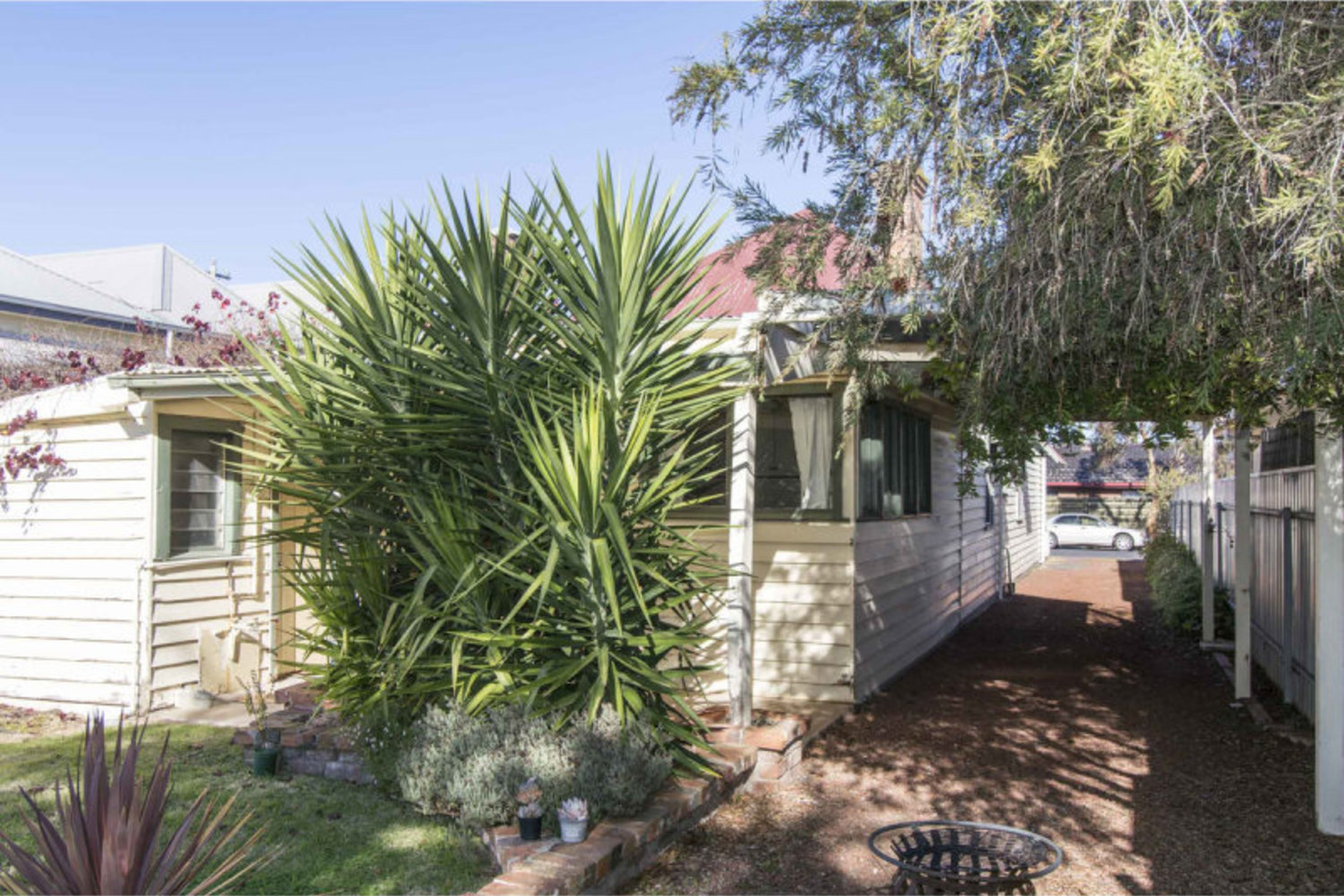 13 Henry Street, Horsham