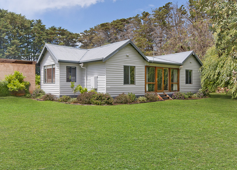 8729 Princes Highway, Portland