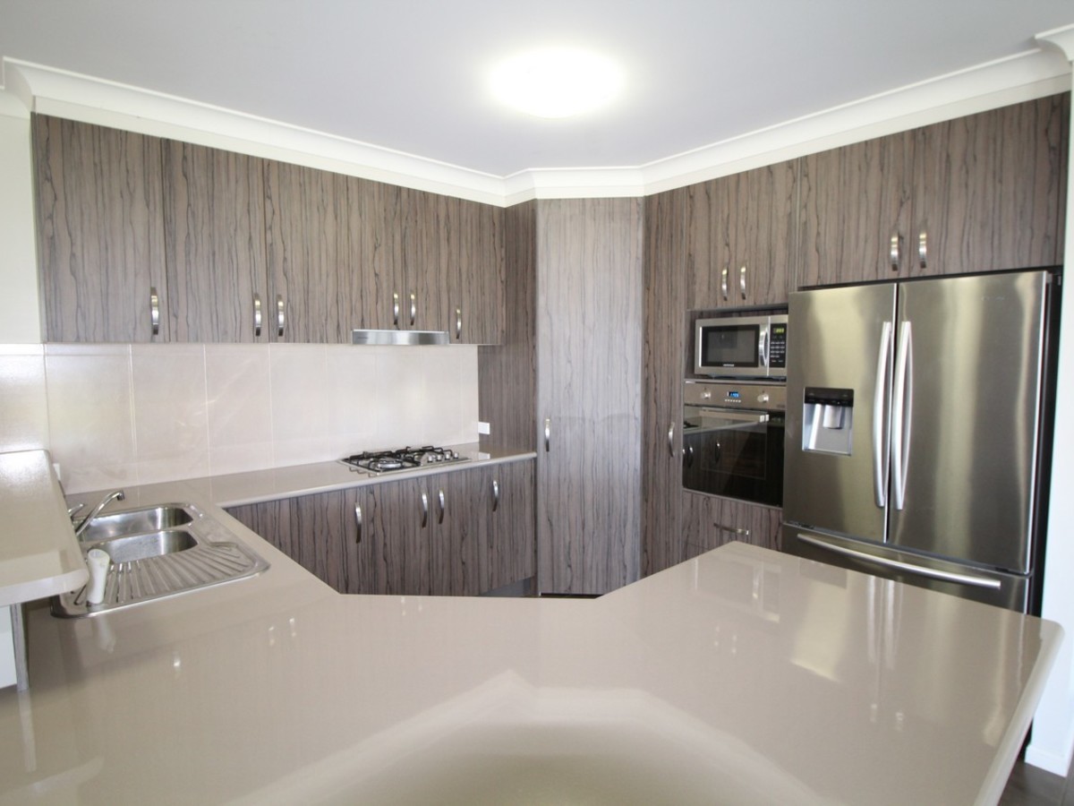 11 Lavender Crescent, Atherton