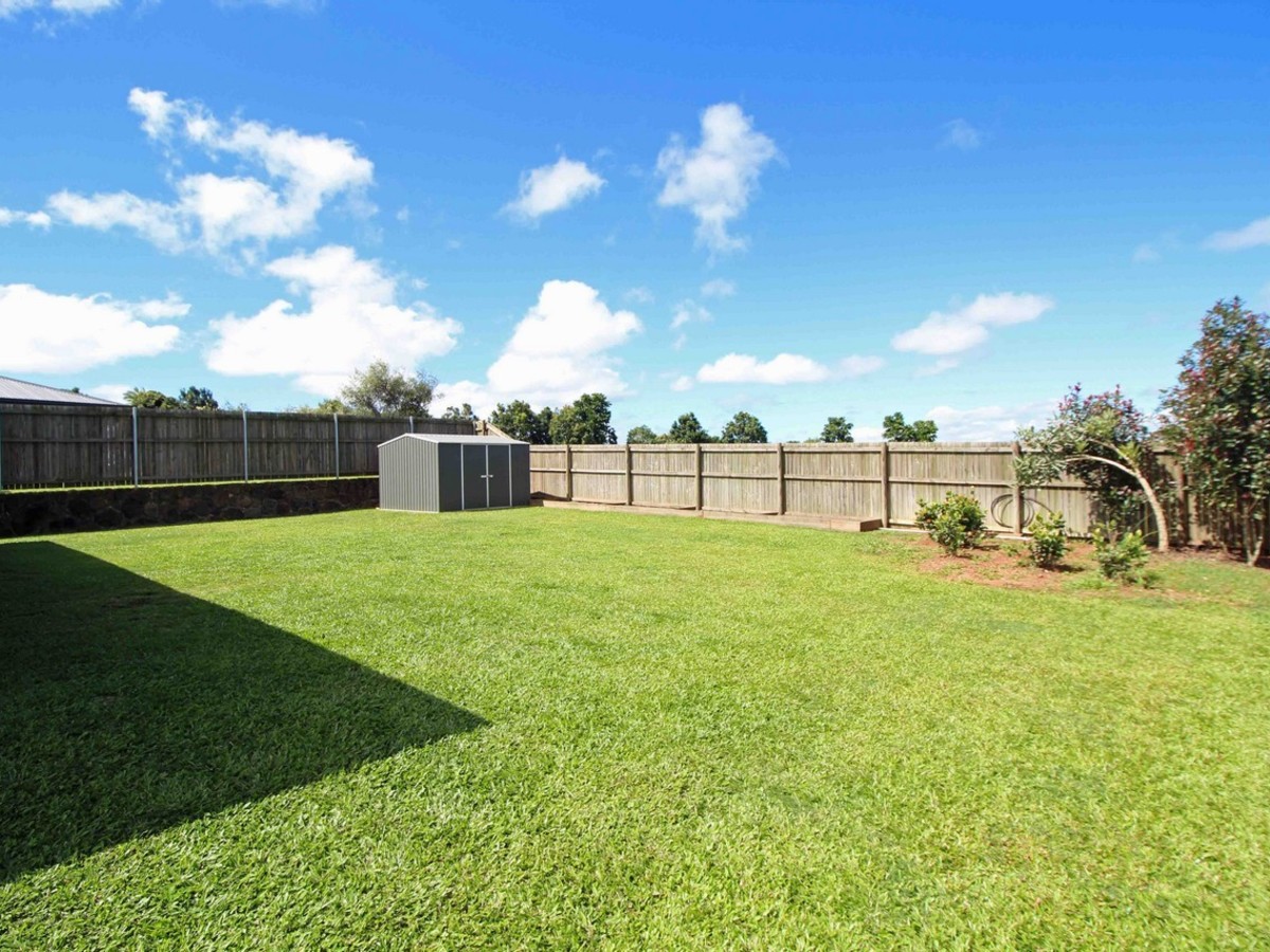 11 Lavender Crescent, Atherton