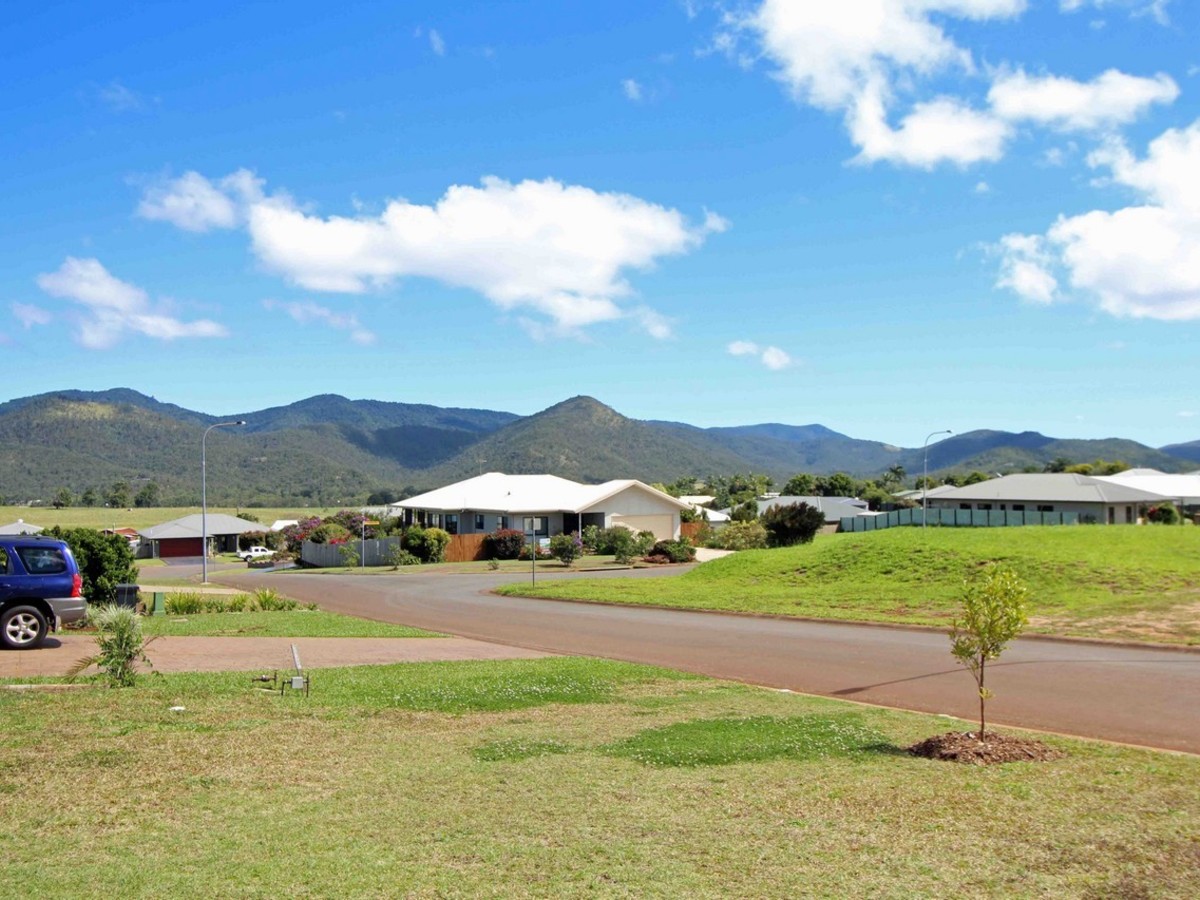 11 Lavender Crescent, Atherton