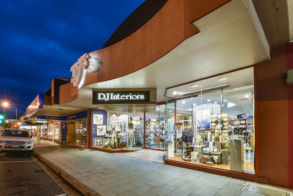 DJ INTERIORS
