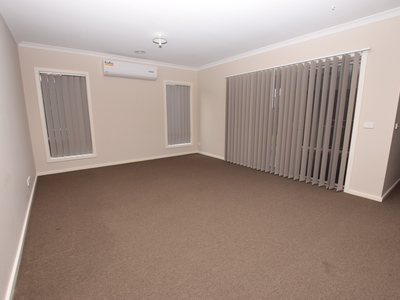 19 Marblelight Way, Clyde North