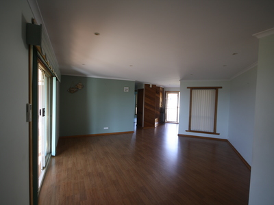 3 / 58 Old Bass Highway, Wynyard