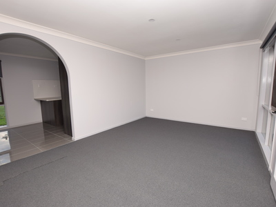 53 Meredith Crescent, Hampton Park