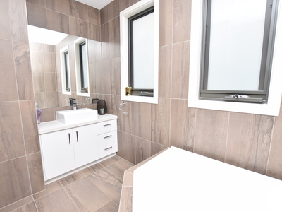 8 The Rise, Narre Warren North